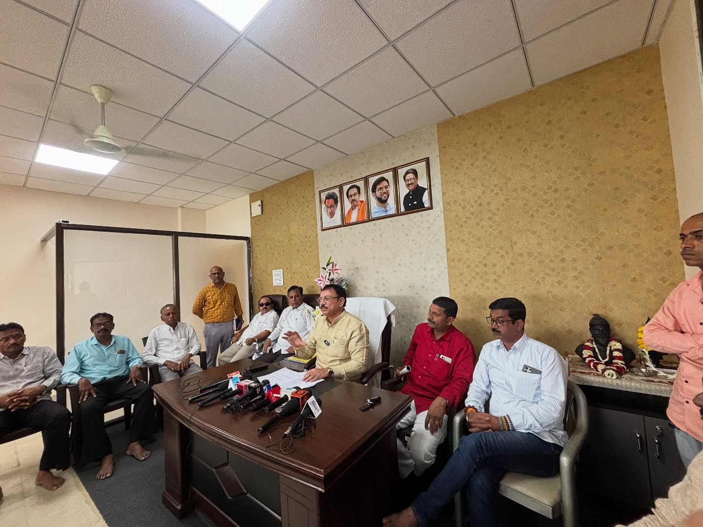 विकास कामे संबंधित चर्चा