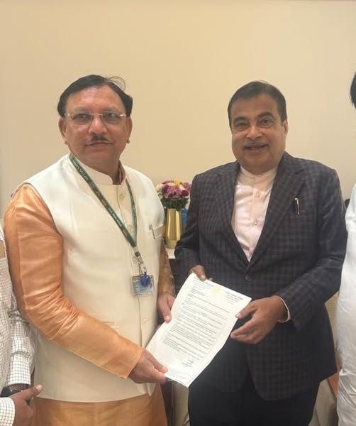 रस्ते विकास प्रकल्पांसाठी भेट